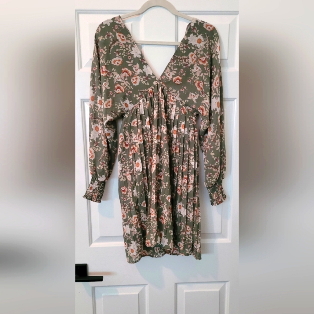 Sage Floral Chiffon Pleated Long Sleeve Maternity